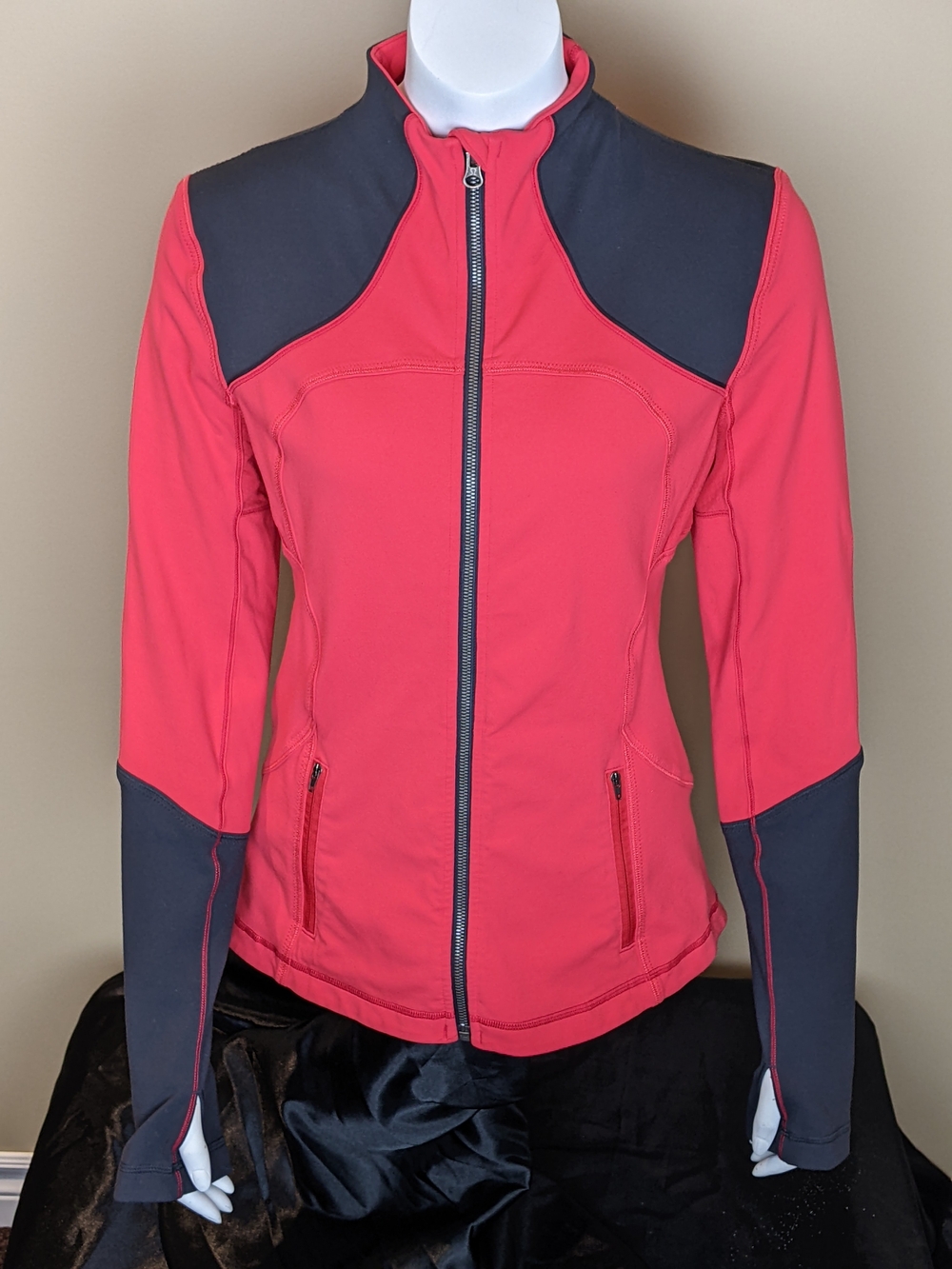 Lululemon Athletic - Picture 3 of 6